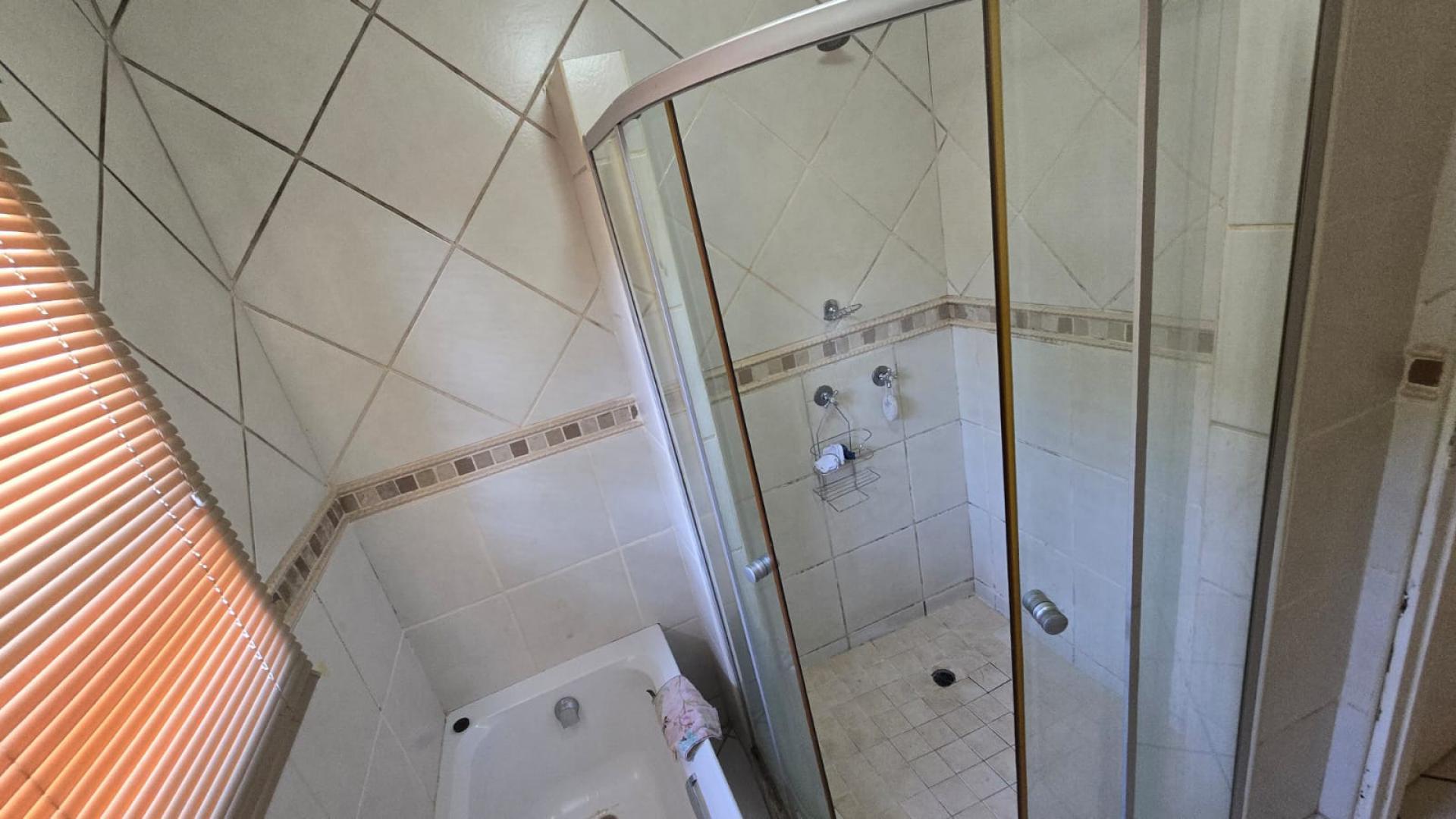 Bathroom 1 of property in Lephalale (Ellisras)