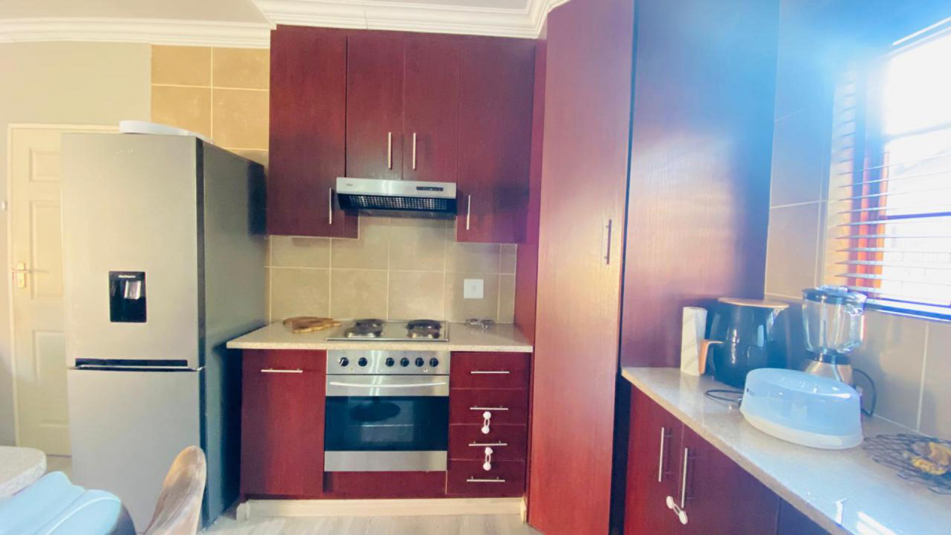 Kitchen of property in Aerorand