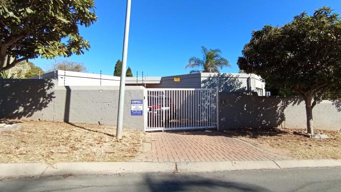 SA Home Loans Sale in Execution 3 Bedroom Freehold Residence for Sale in Kelly Ridge - MR641224