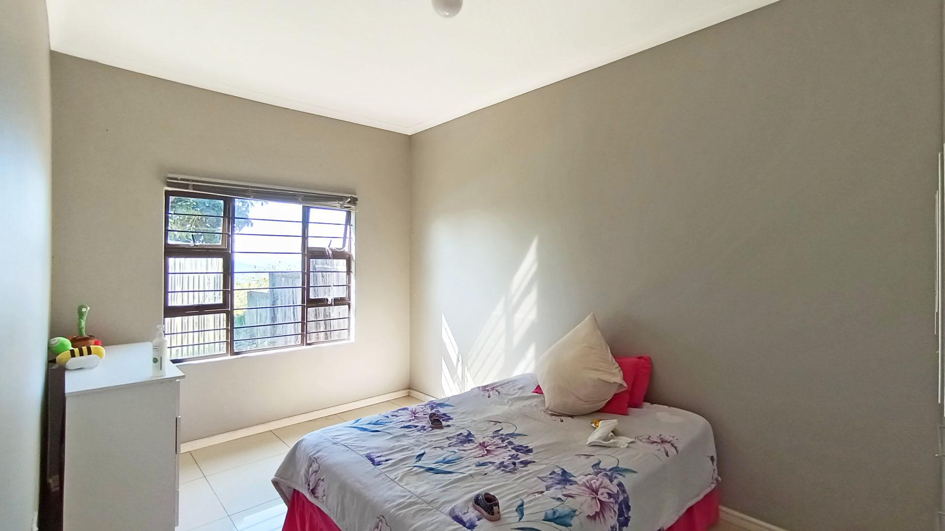 Bed Room 2 - 17 square meters of property in Castlehill
