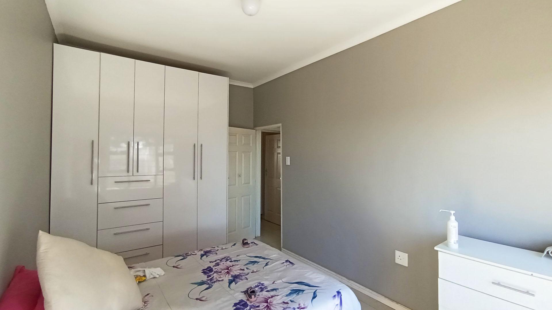 Bed Room 2 - 17 square meters of property in Castlehill