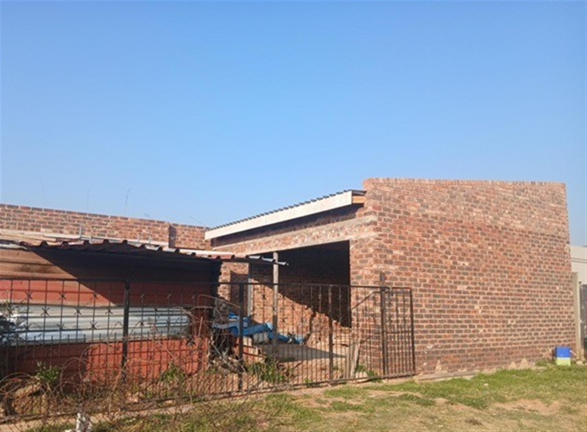 Front View of property in Katlehong