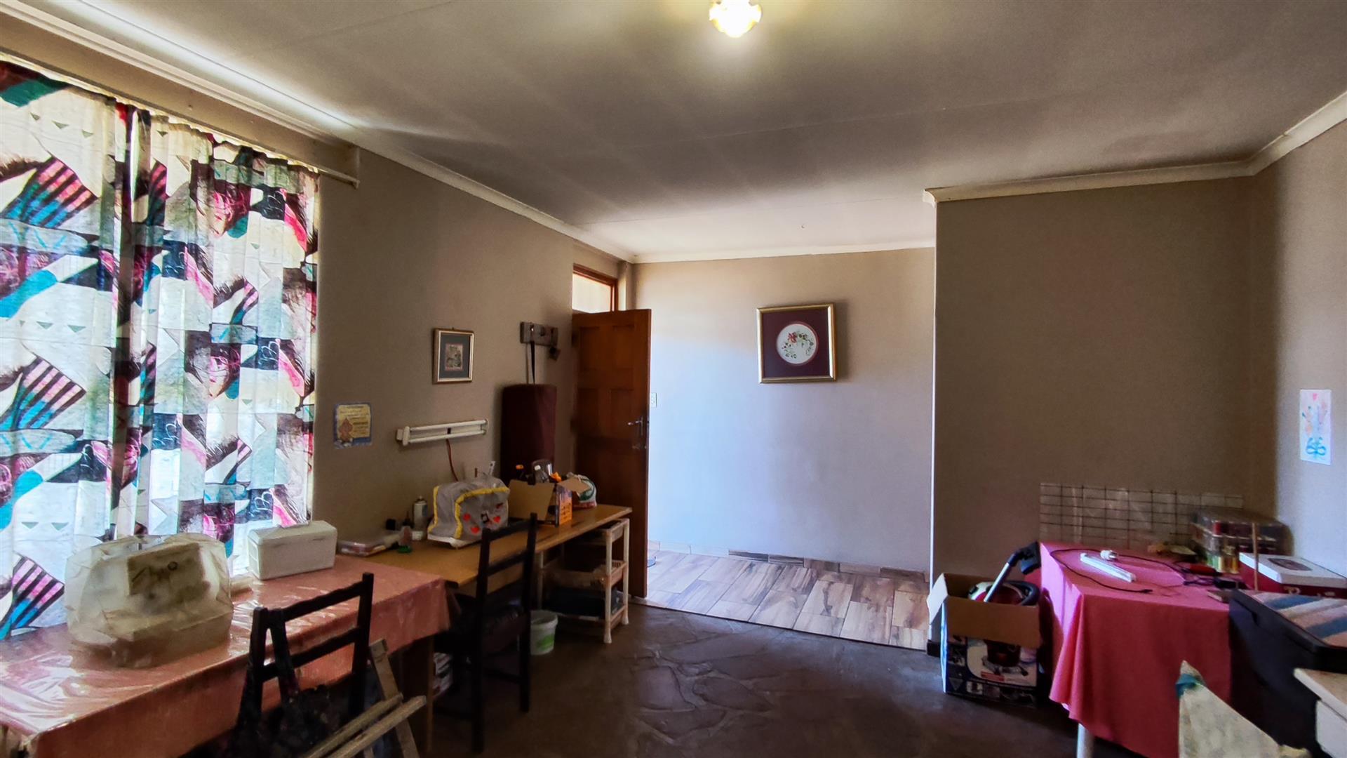 Lounges - 18 square meters of property in Sasolburg