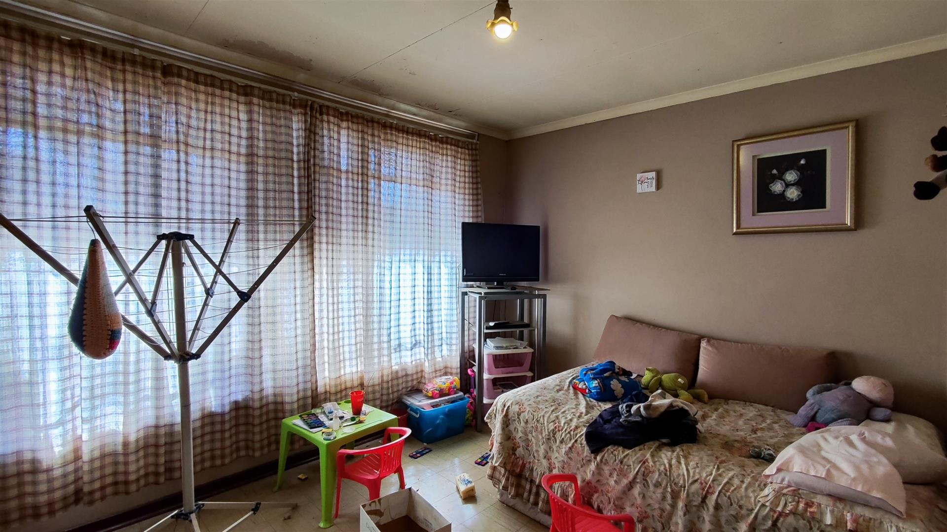 Bed Room 2 - 15 square meters of property in Sasolburg