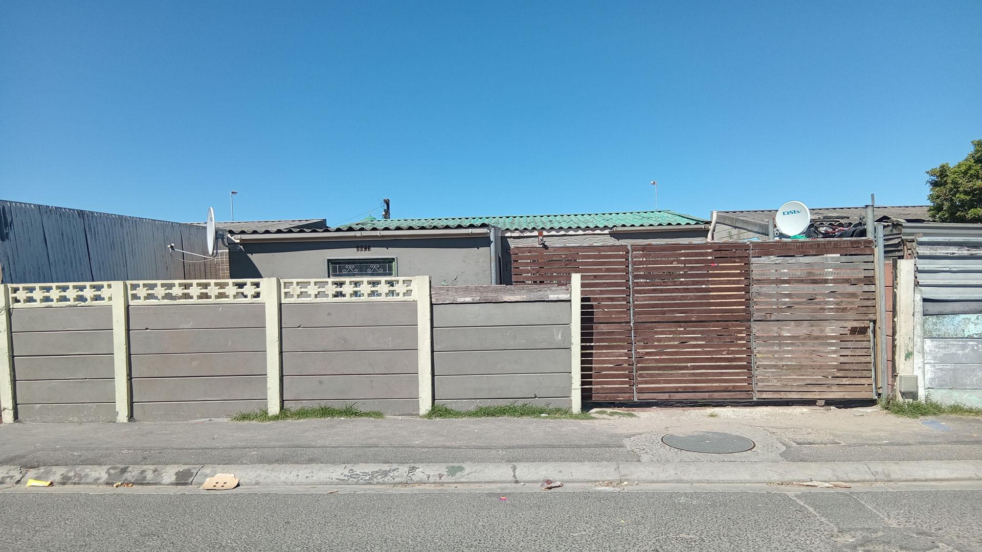 Front View of property in Matroosfontein