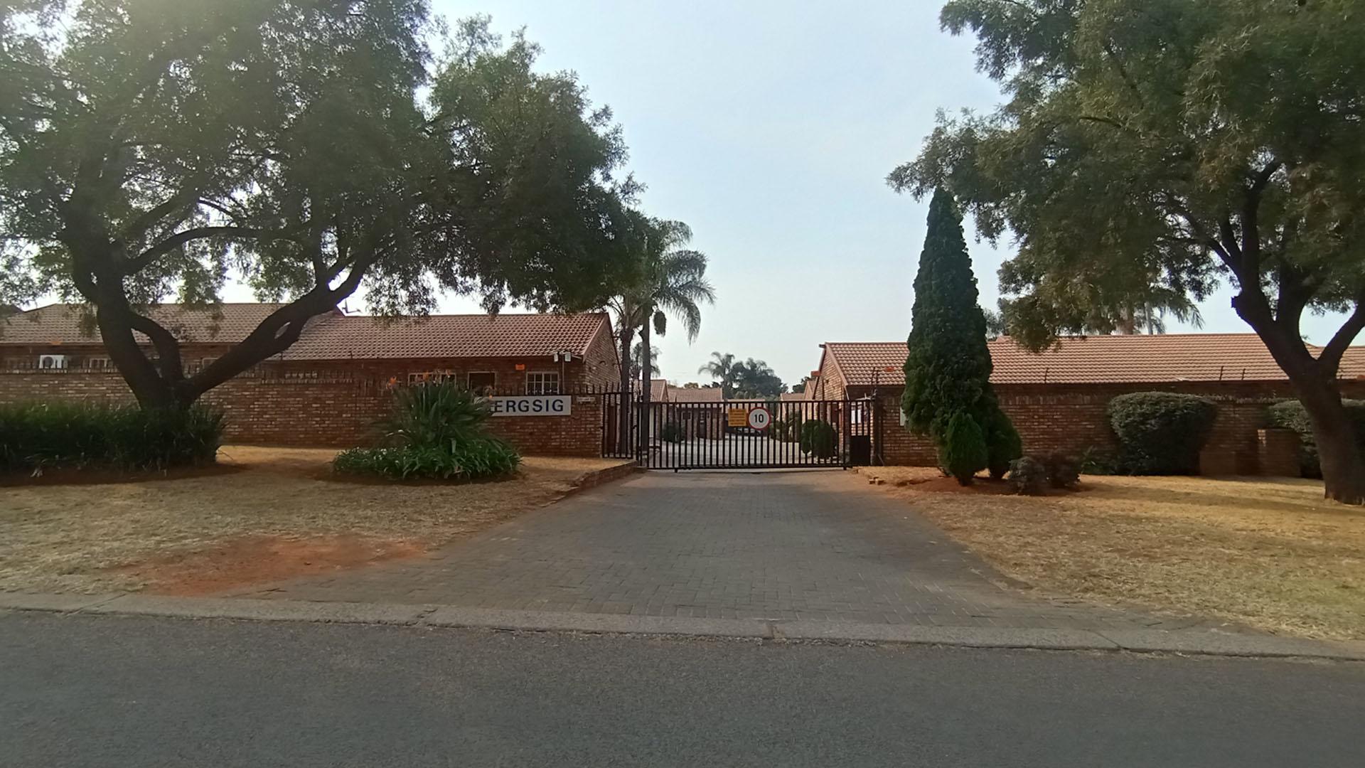 Front View of property in Amandasig