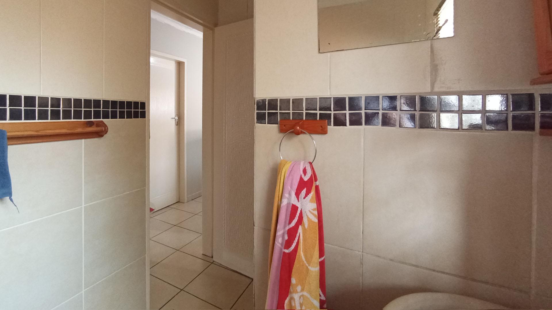 Bathroom 1 - 7 square meters of property in Amandasig