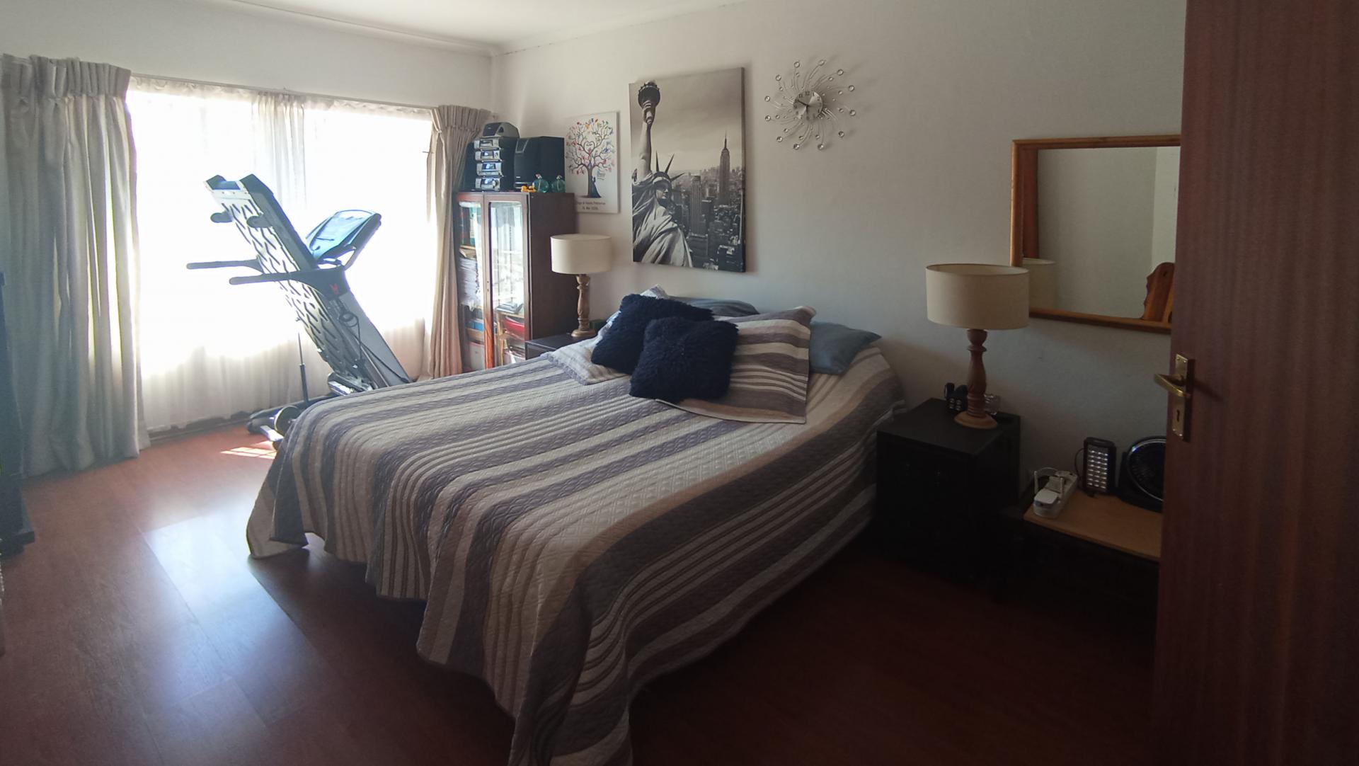 Bed Room 2 - 19 square meters of property in Erasmuskloof