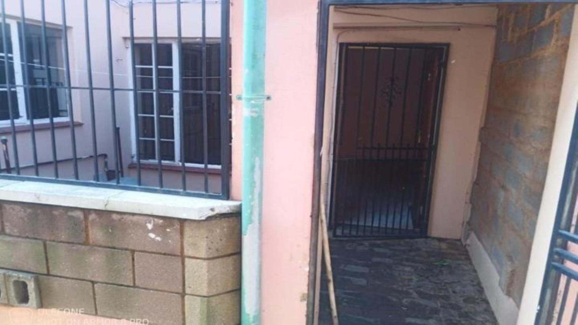 Front View of property in Jeppestown