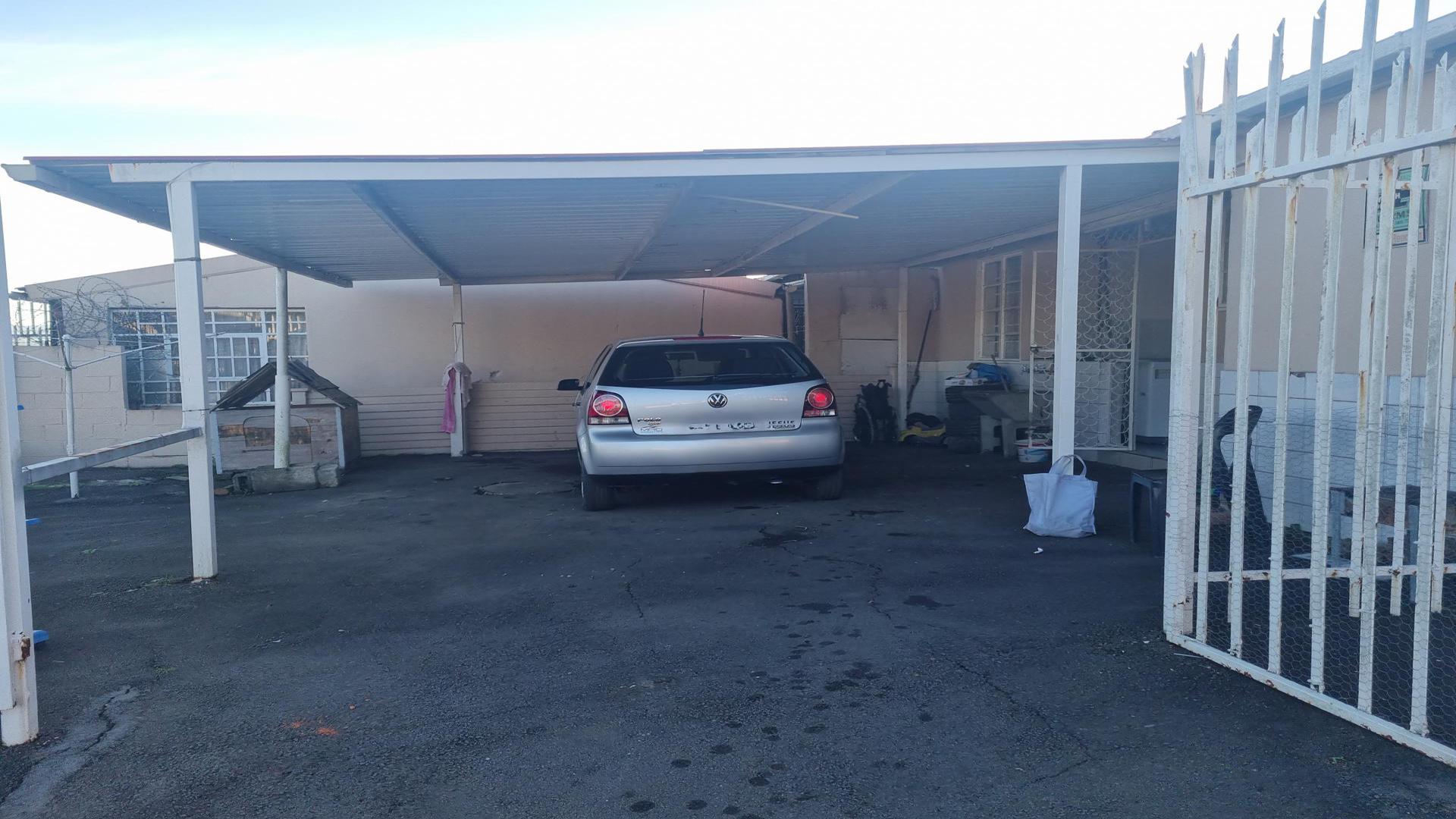 Carport  of property in Bombay Heights