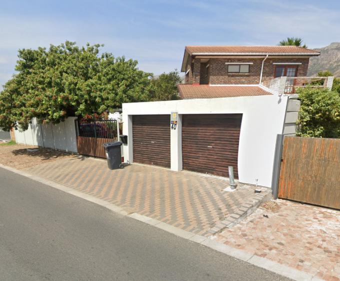 4 Bedroom House for Sale For Sale in Gordons Bay MR641463