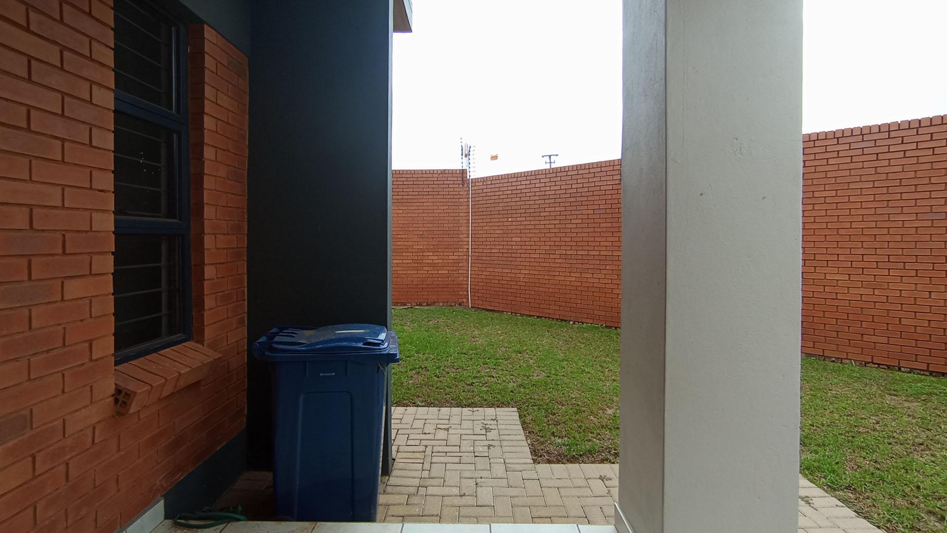 Patio - 11 square meters of property in Montana