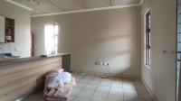 Lounges - 14 square meters of property in Montana