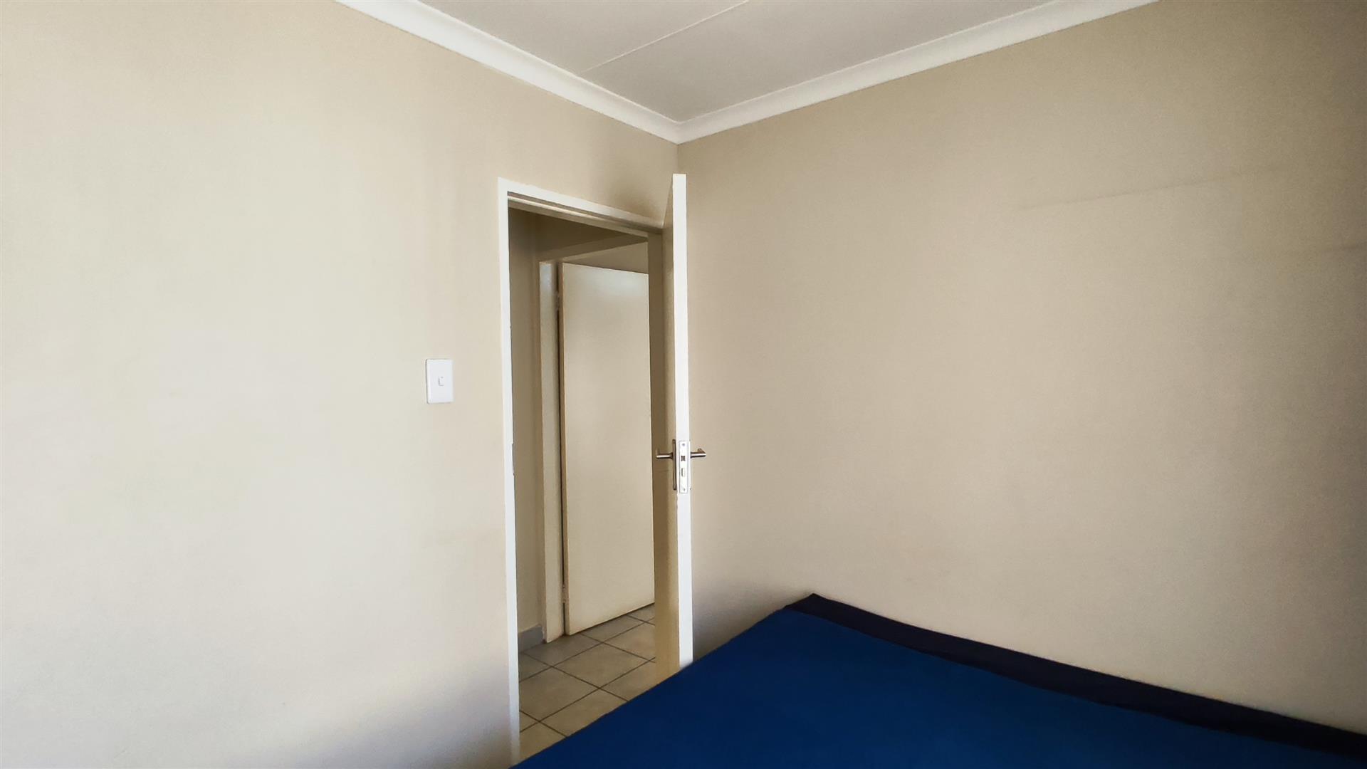 Bed Room 1 - 8 square meters of property in Palm Ridge