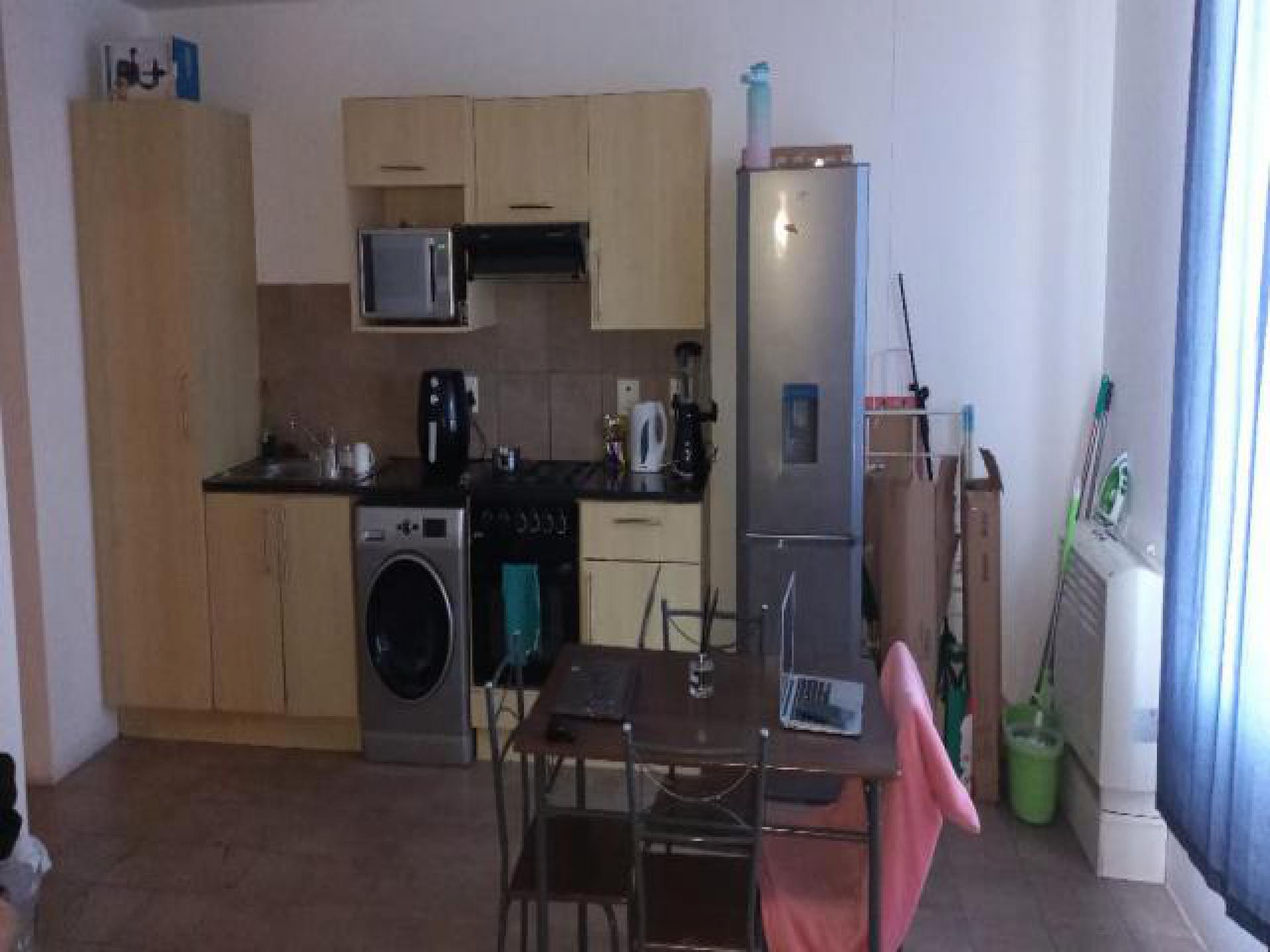 Kitchen - 7 square meters of property in Zonnebloem