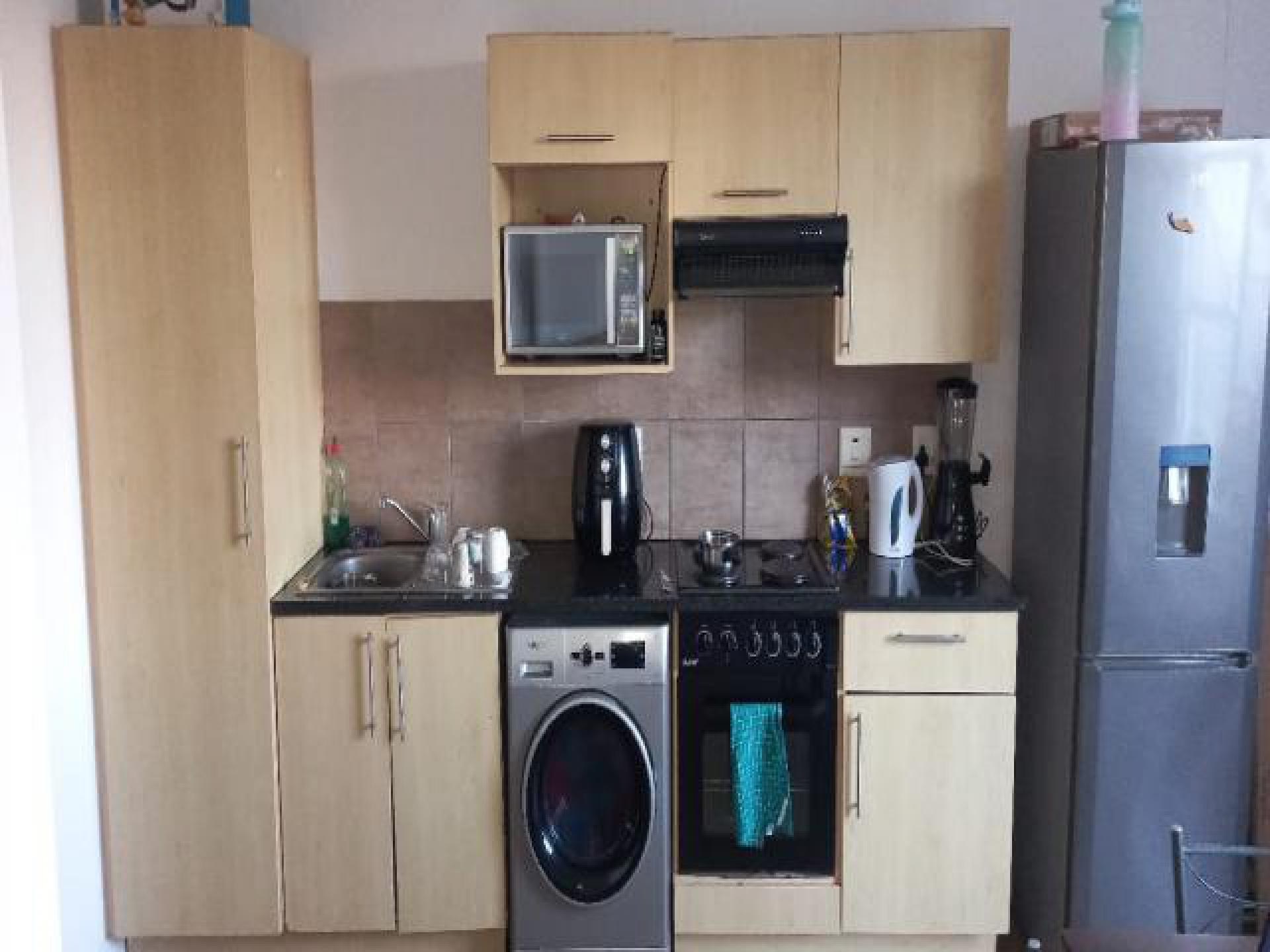 Kitchen - 7 square meters of property in Zonnebloem