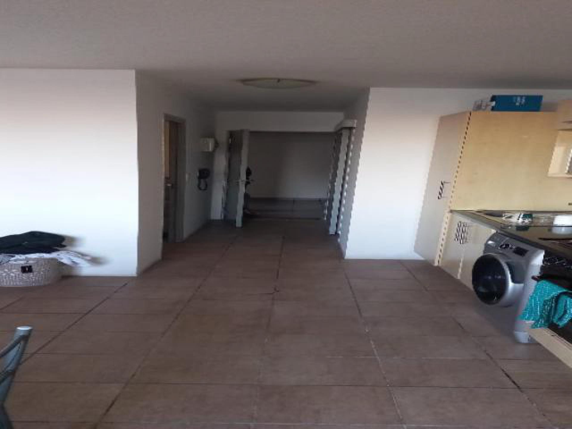 Spaces - 4 square meters of property in Zonnebloem