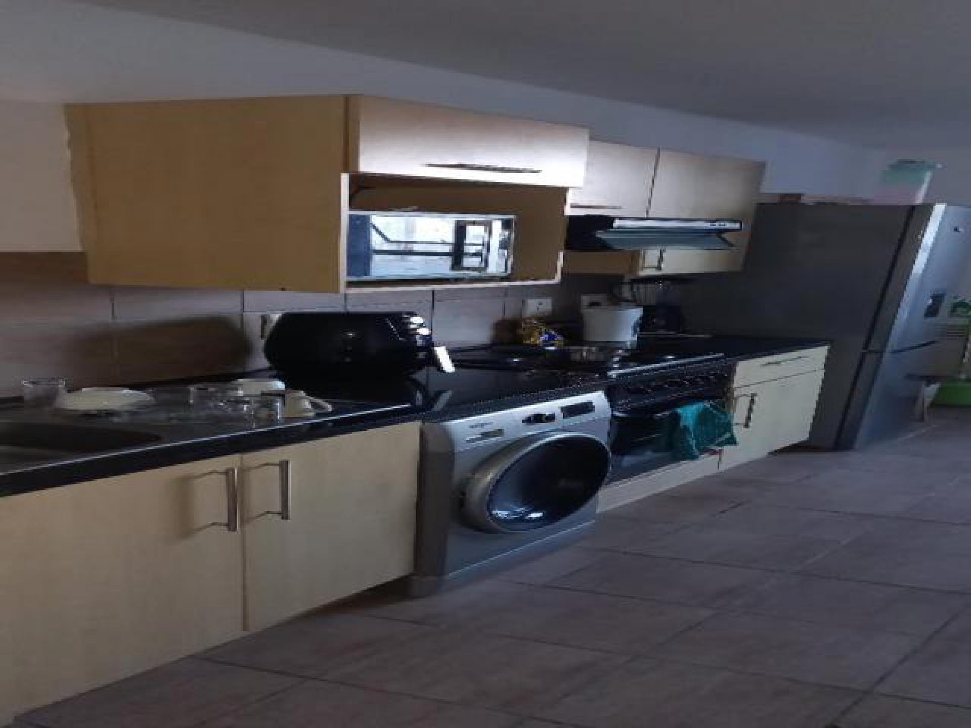 Kitchen - 7 square meters of property in Zonnebloem