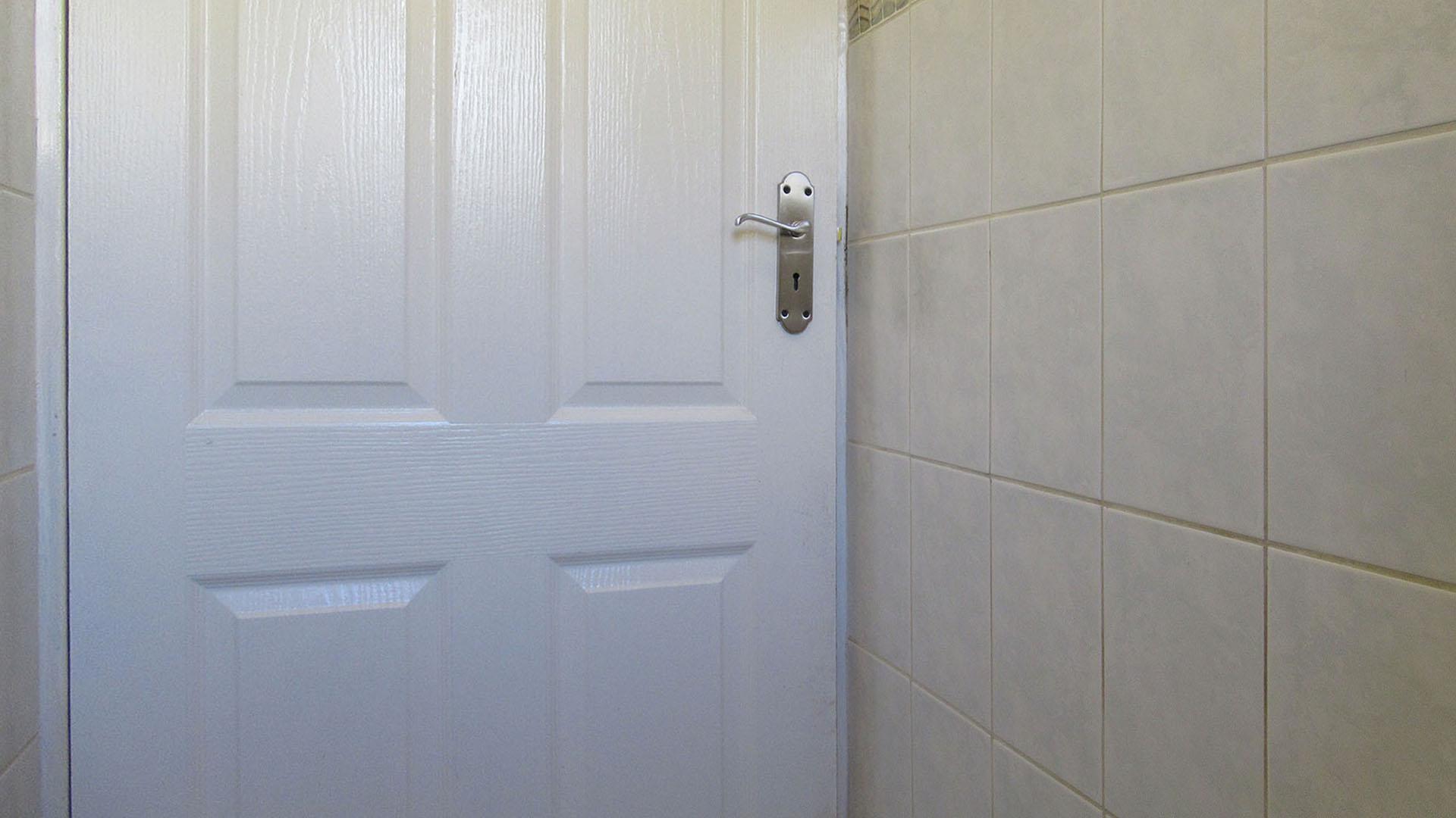 Bathroom 1 - 6 square meters of property in Ennerdale