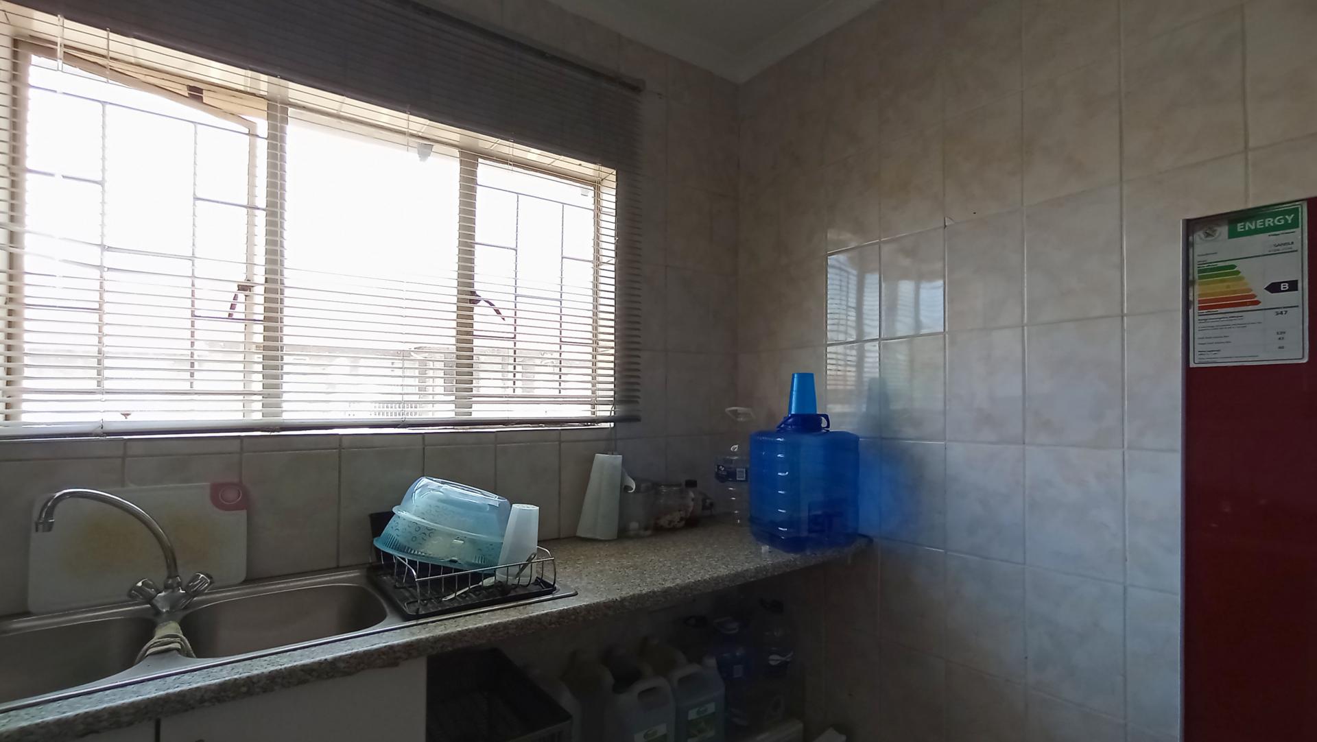 Kitchen - 8 square meters of property in Highveld