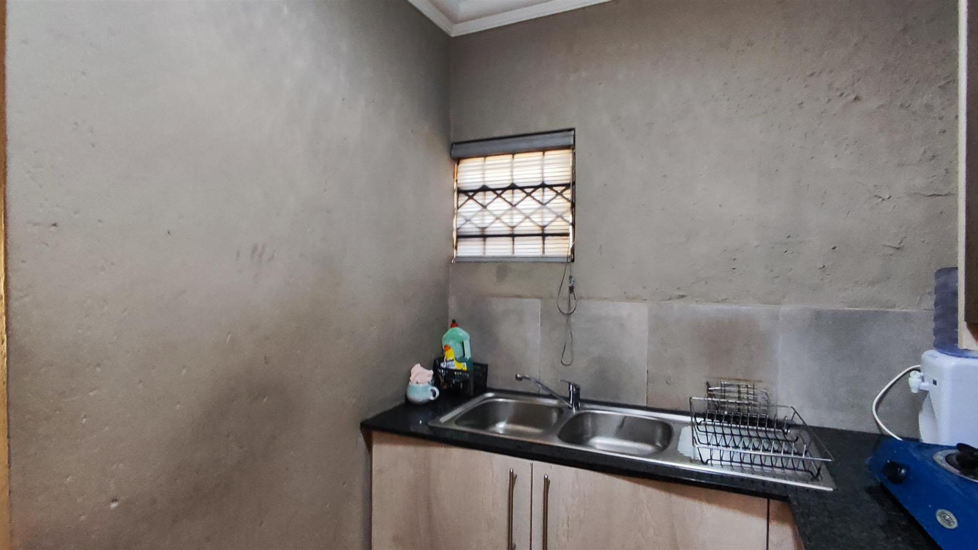 Scullery - 6 square meters of property in Terenure