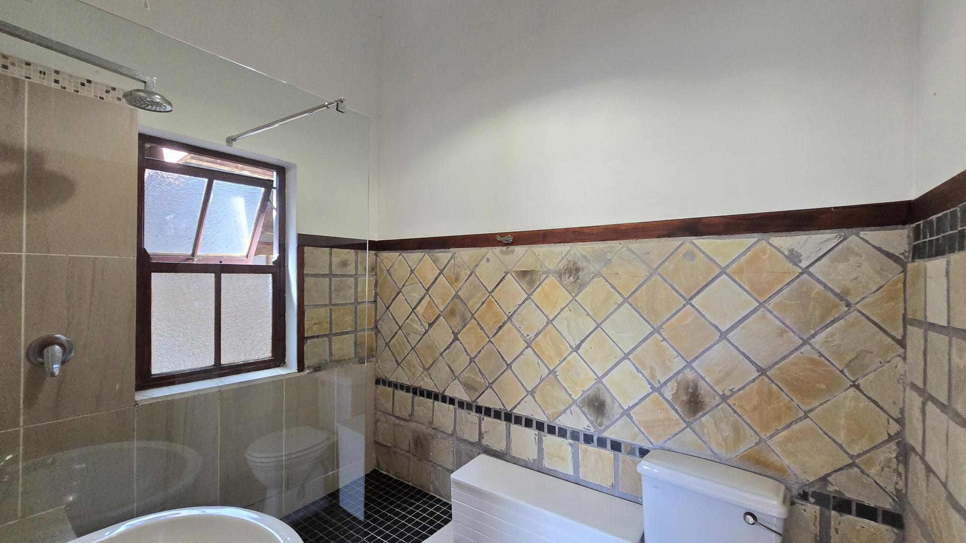 Bathroom 1 of property in Swellendam