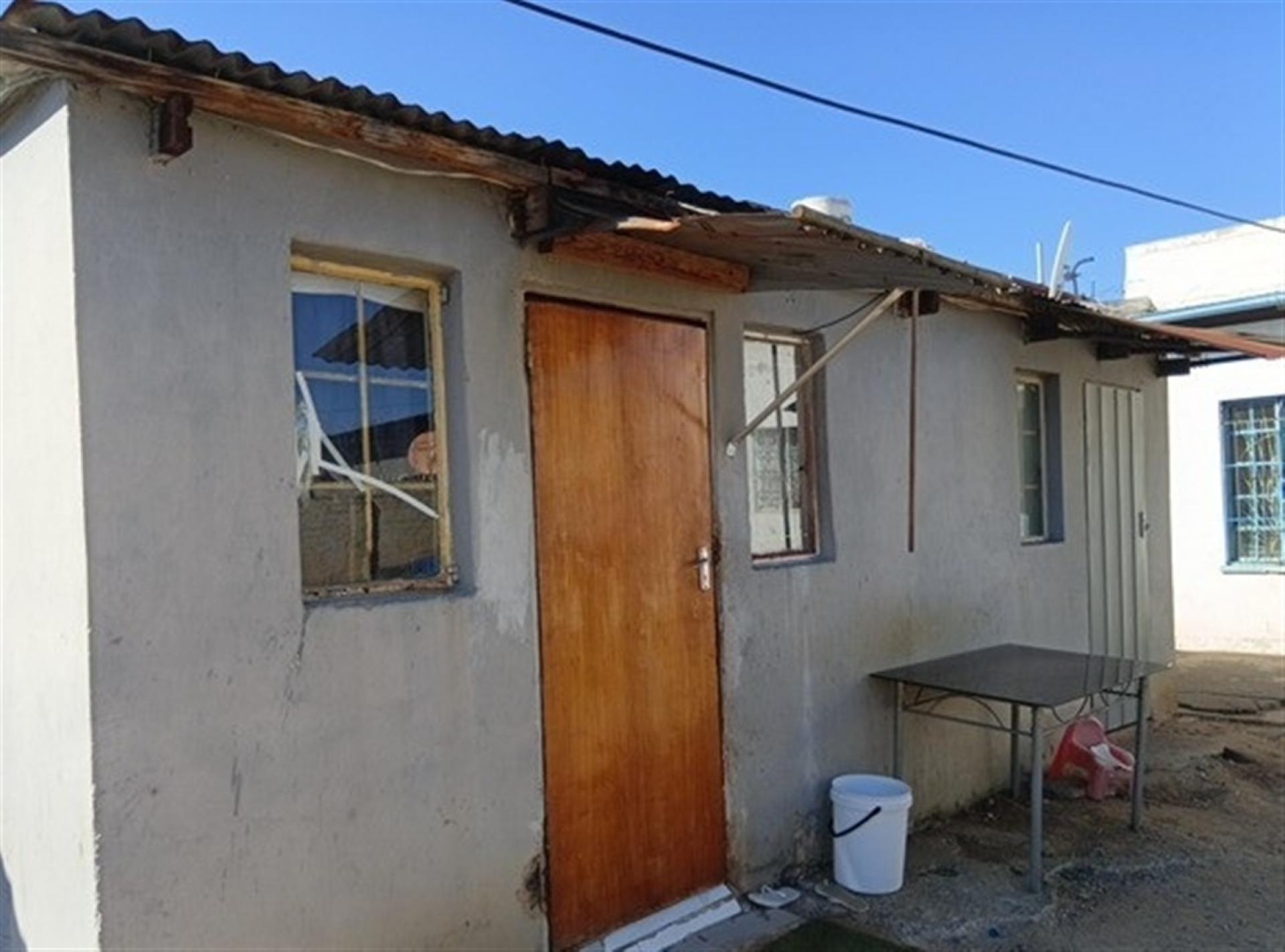 Front View of property in La Rochelle - JHB