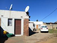 Front View of property in La Rochelle - JHB