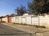 Front View of property in La Rochelle - JHB