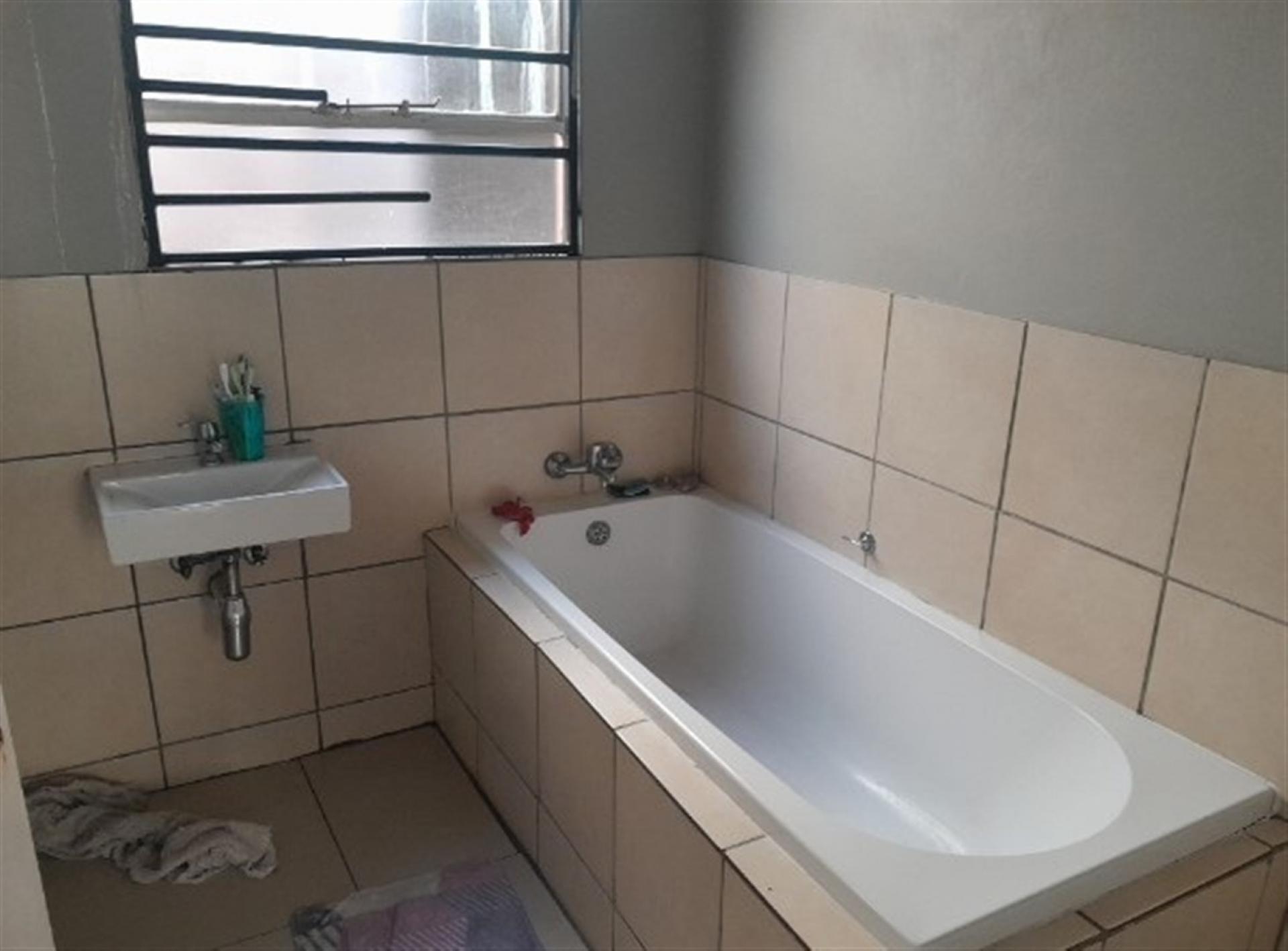 Bathroom 1 of property in Witpoortjie