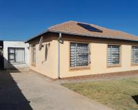 Front View of property in Witpoortjie