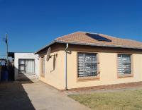 Front View of property in Witpoortjie
