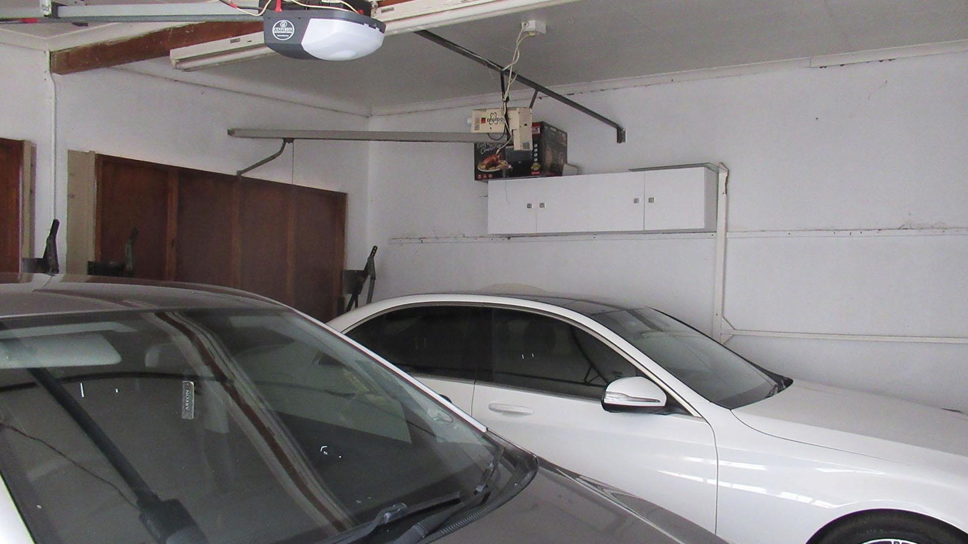 Spaces - 30 square meters of property in Strathavon