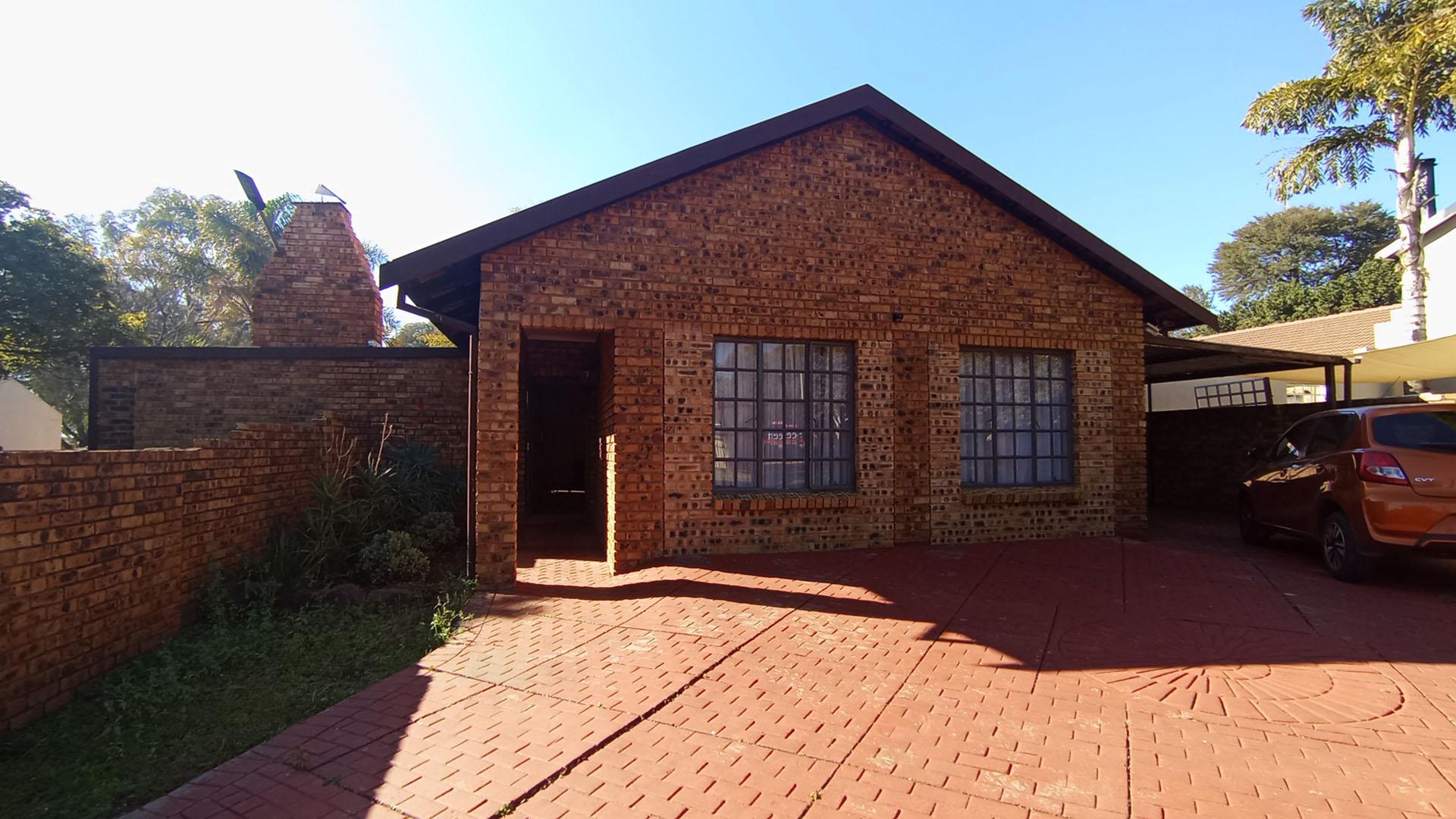 Front View of property in Wierdapark