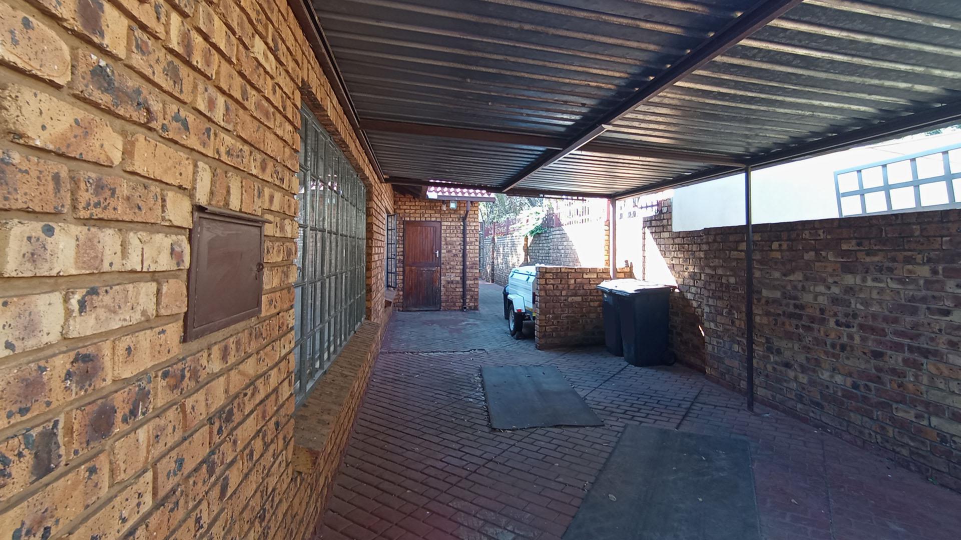 Front View of property in Wierdapark