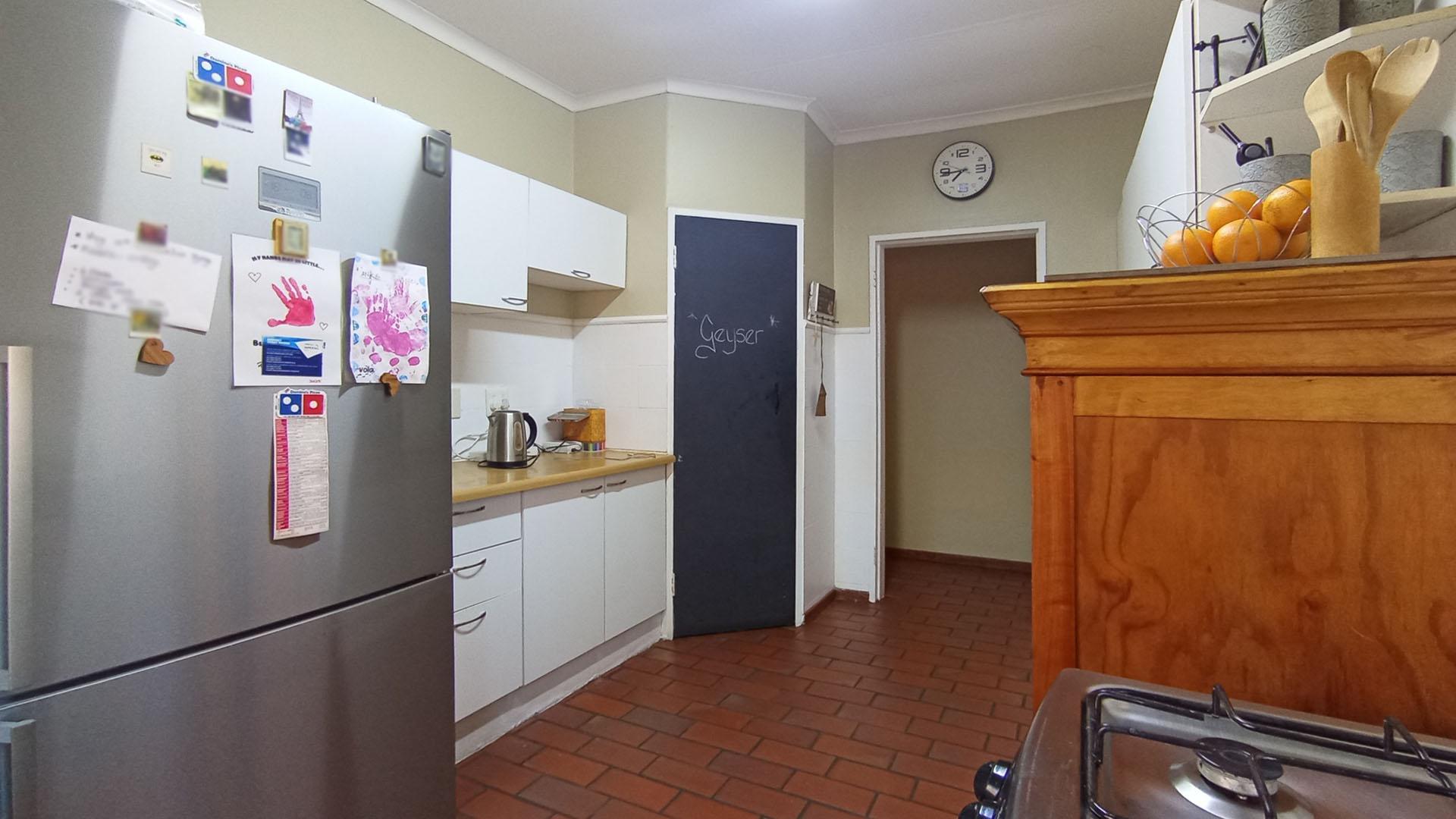 Kitchen - 13 square meters of property in Wierdapark