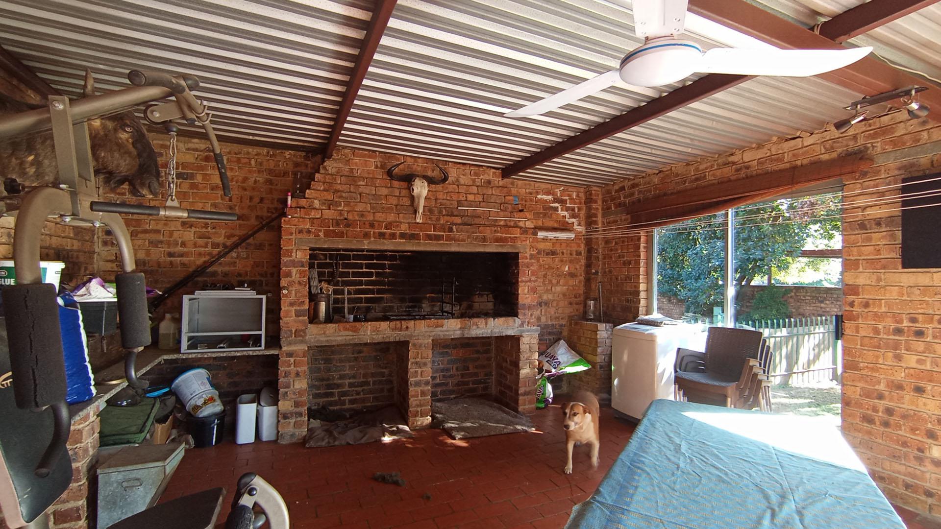 Patio - 35 square meters of property in Wierdapark