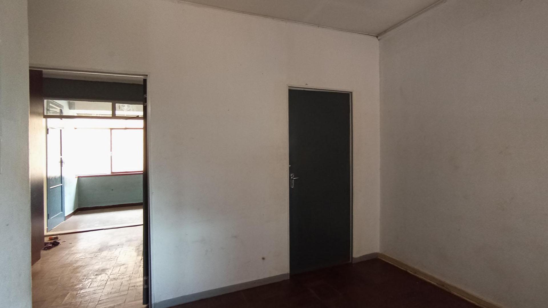 Lounges - 11 square meters of property in Arcadia