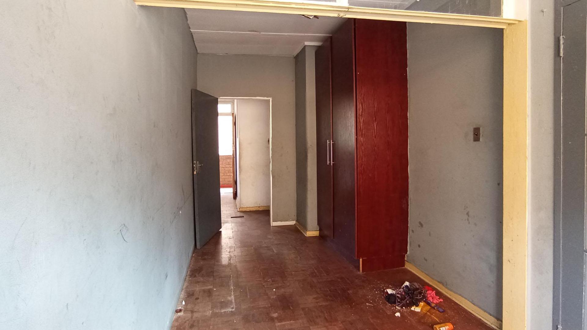 Bed Room 1 - 13 square meters of property in Arcadia