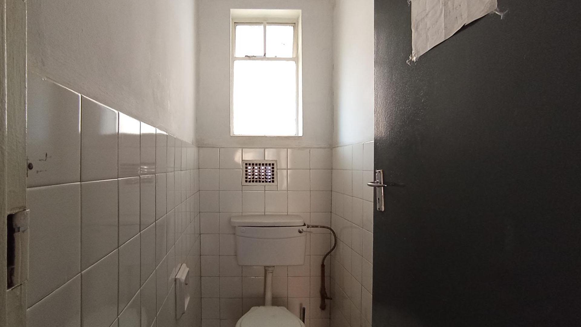 Bathroom 1 - 6 square meters of property in Arcadia