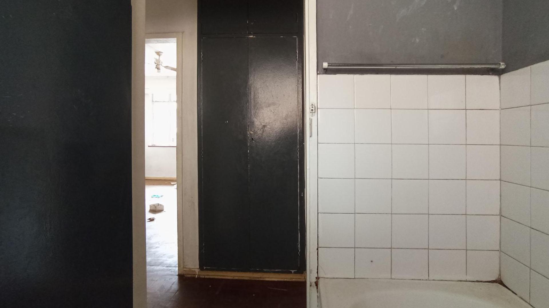 Bathroom 1 - 6 square meters of property in Arcadia