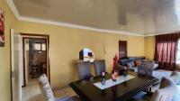 Dining Room - 13 square meters of property in Spruitview