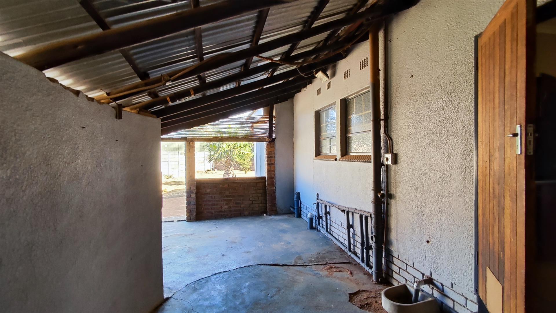 Patio - 45 square meters of property in Visagiepark