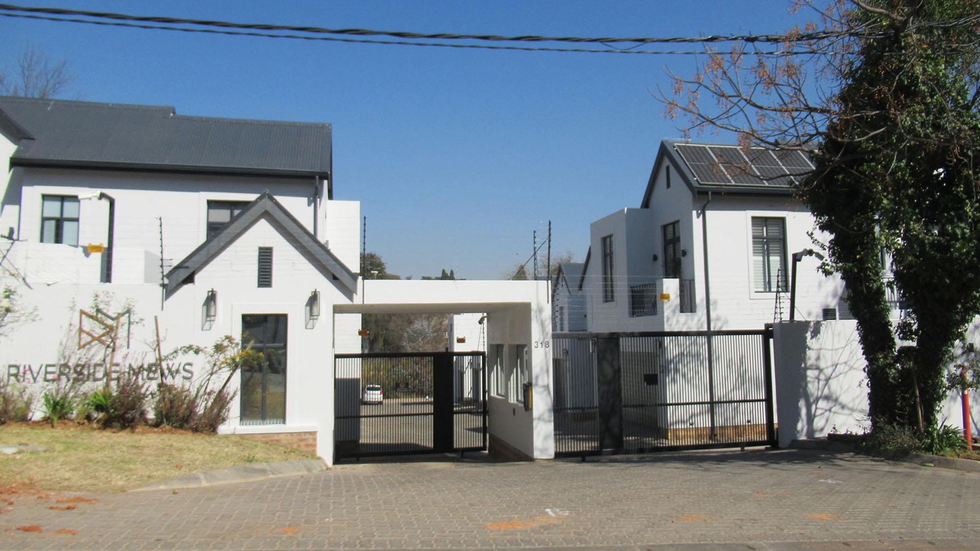 Front View of property in Bryanston