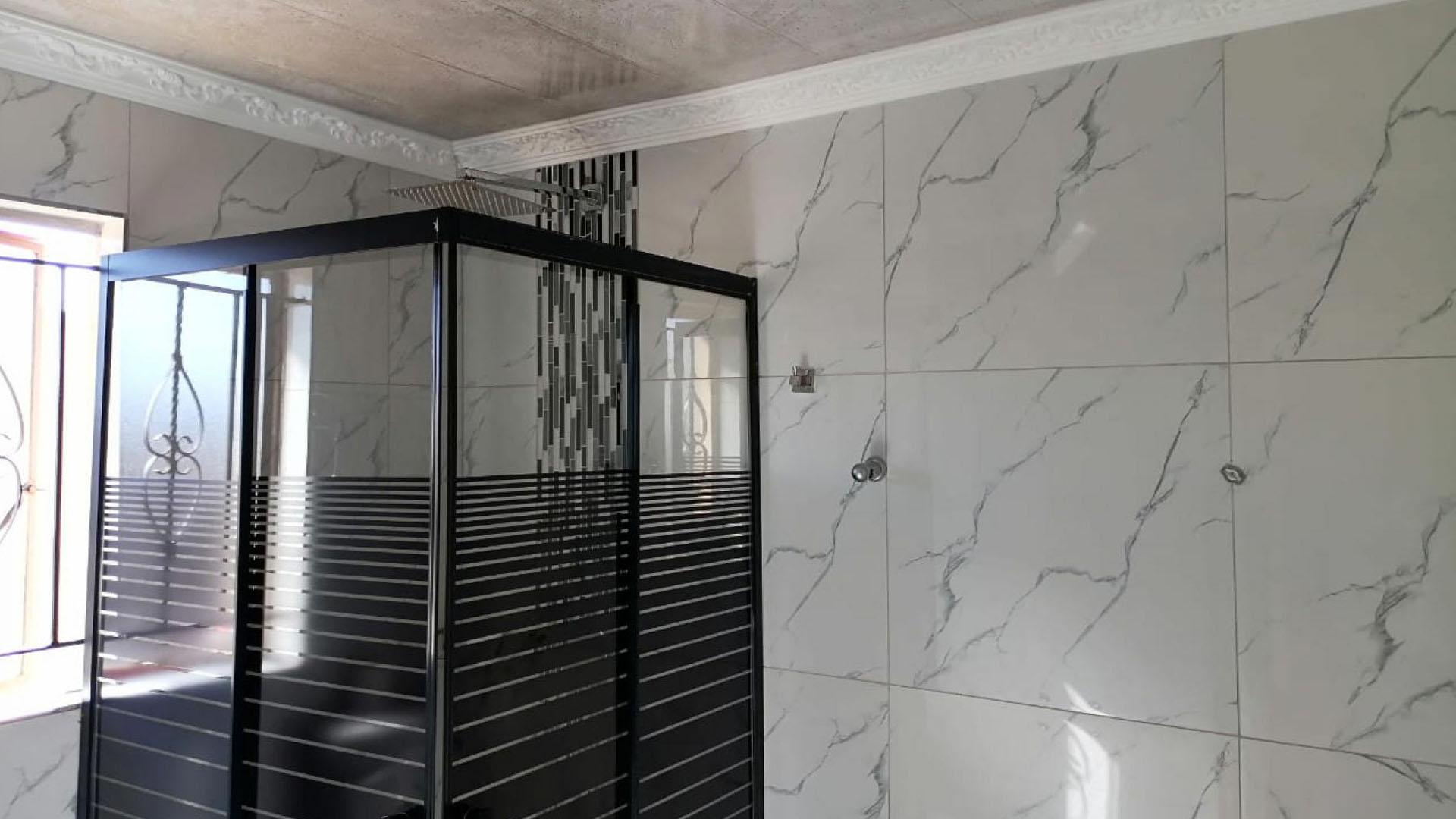 Bathroom 2 of property in Glen Ridge (Gauteng - West)