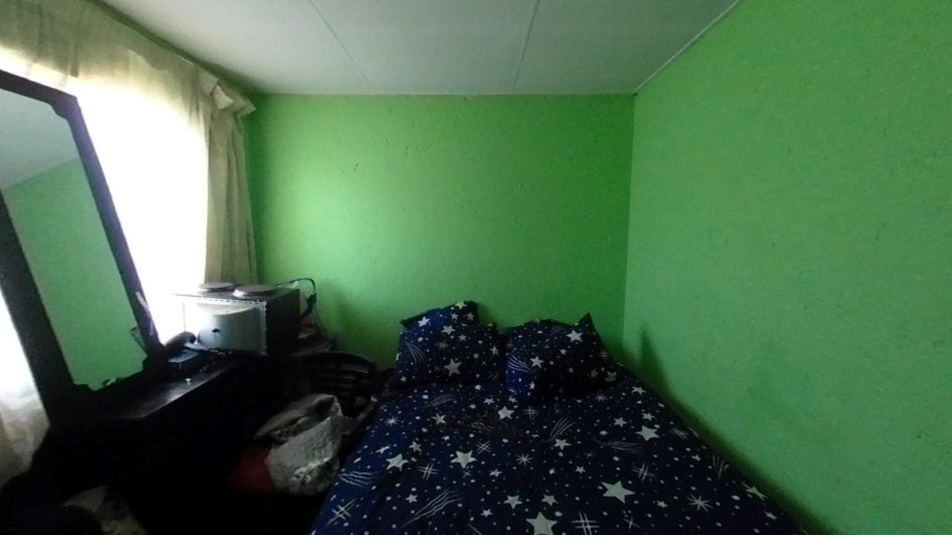 Bed Room 2 - 8 square meters of property in Glen Ridge (Gauteng - West)