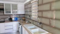 Kitchen of property in Glen Ridge (Gauteng - West)