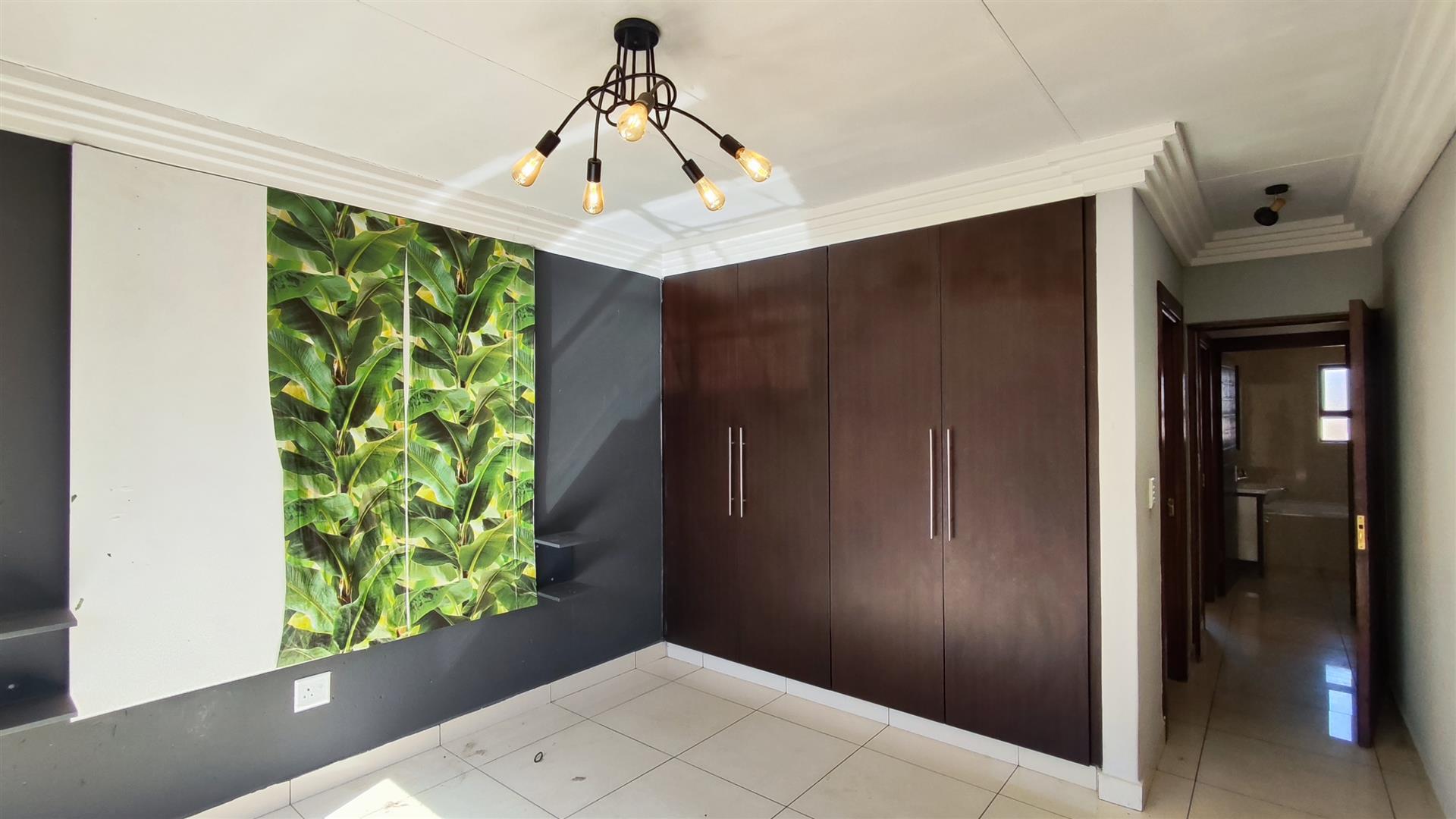 Main Bedroom - 19 square meters of property in Ravenswood