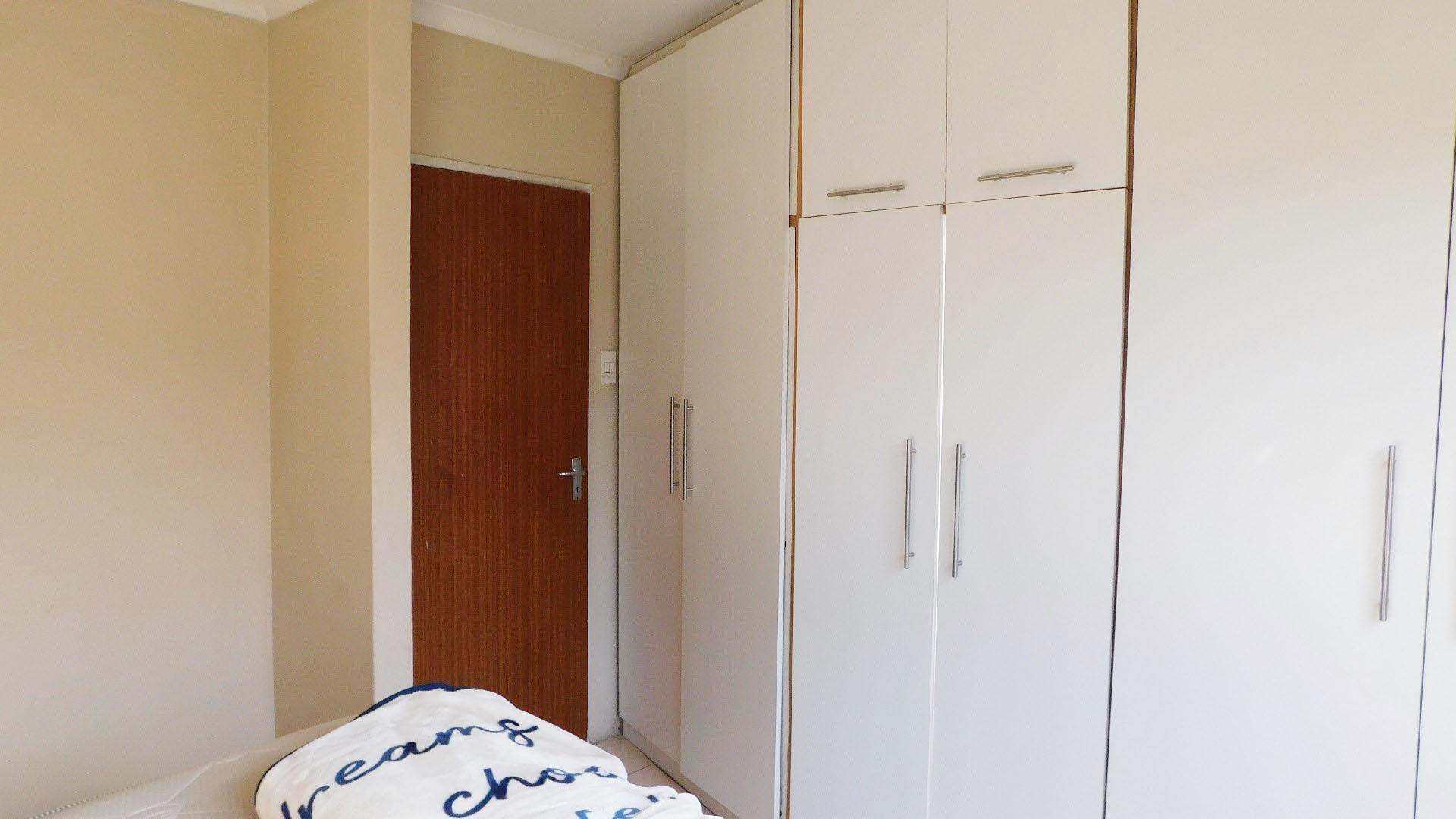 Main Bedroom - 14 square meters of property in Woodlands - DBN