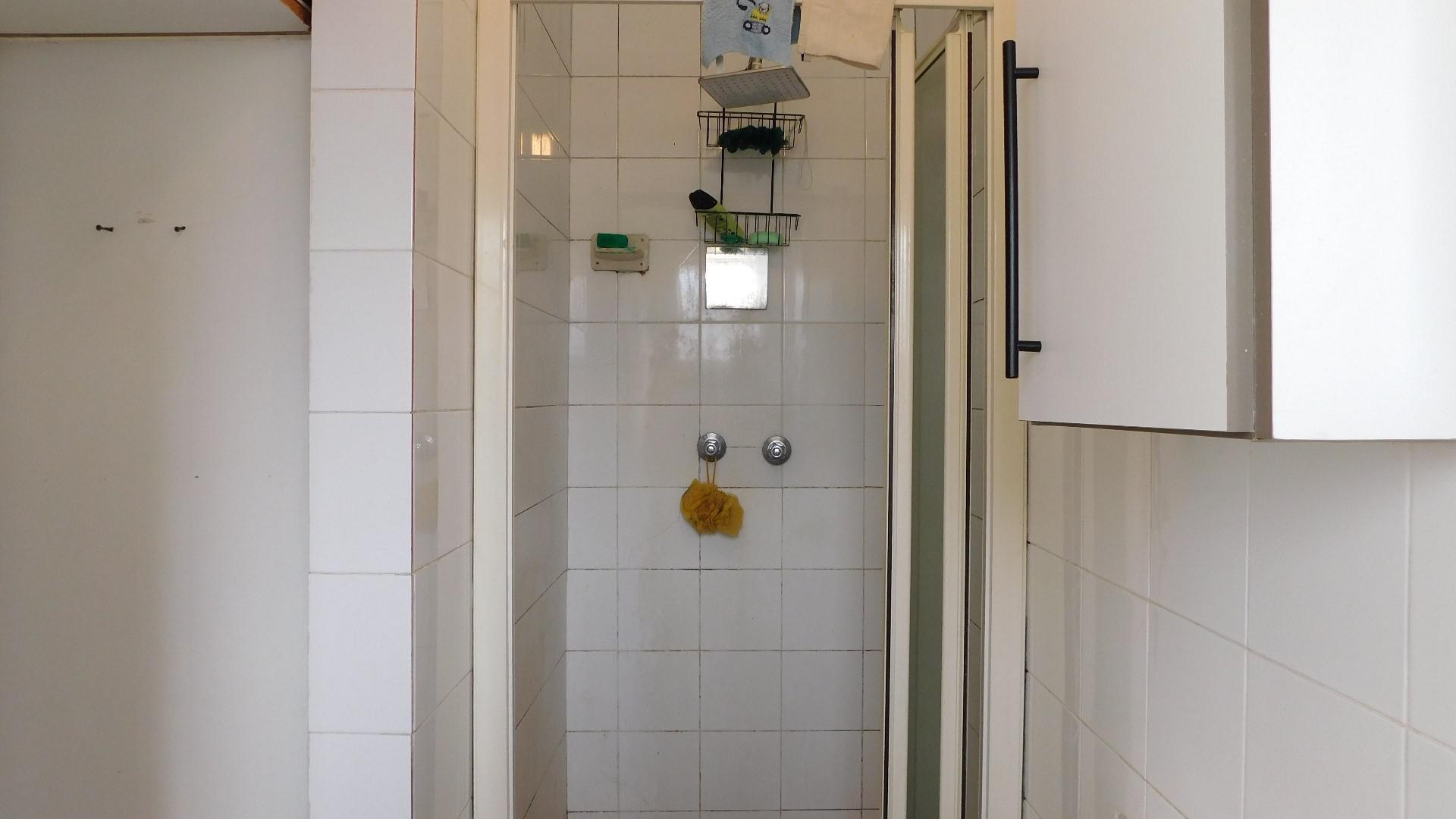 Main Bathroom - 4 square meters of property in Woodlands - DBN